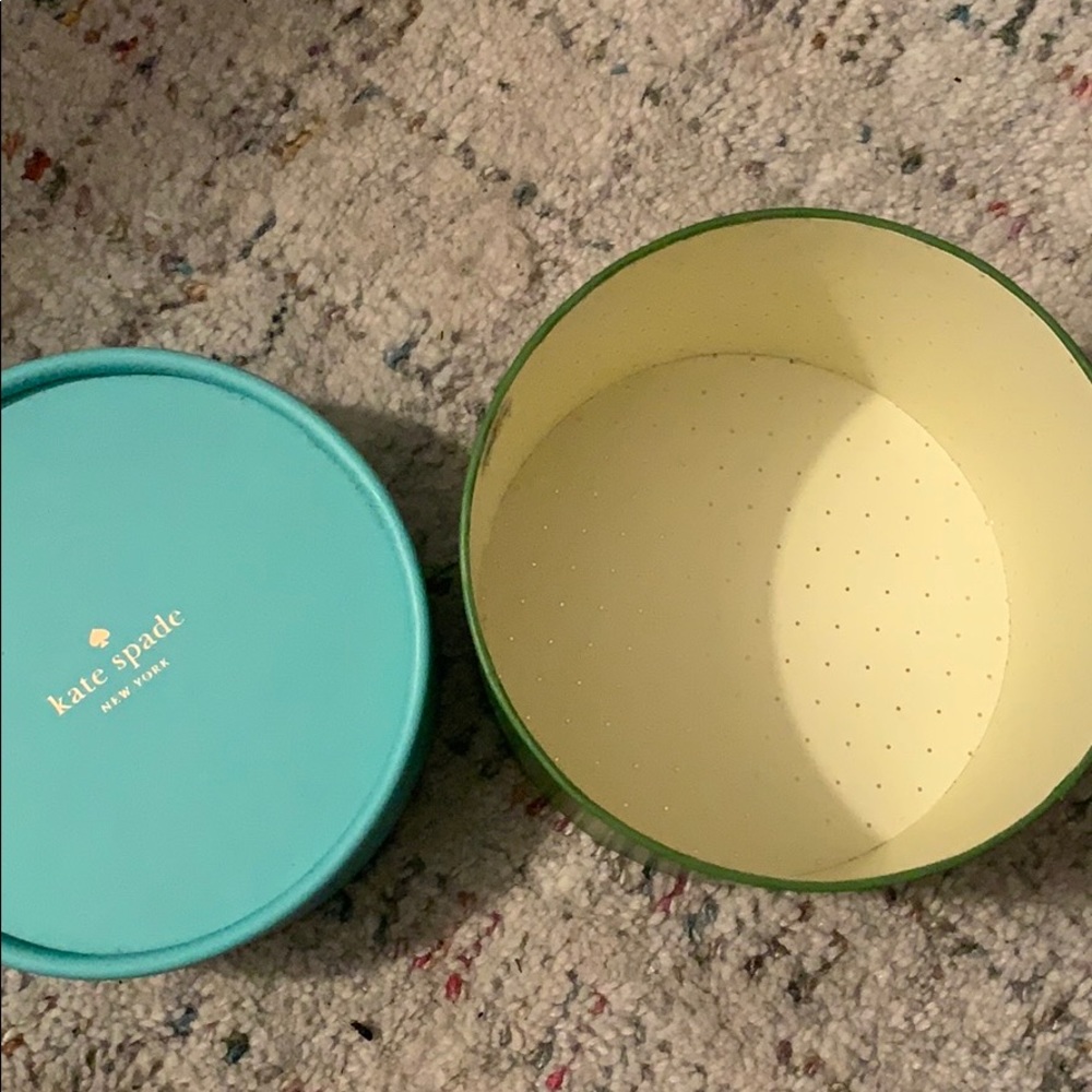 Kate Spade Circular Box - Picture 2 of 3